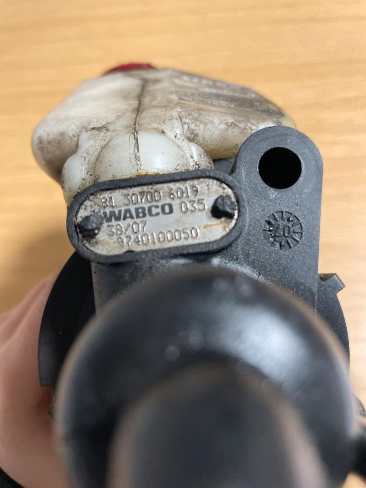 MAN Geberzylinder Kopplung WABCO 81.307006019 - Cilindër freksioni për Kamioni: foto 4 MAN Geberzylinder Kopplung WABCO 81.307006019 - Cilindër freksioni për Kamioni: foto 4