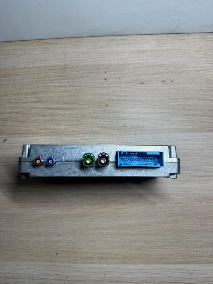 MAN MODUL Steuergerät 81.25812-7033 - ECU për Kamioni: foto 4 MAN MODUL Steuergerät 81.25812-7033 - ECU për Kamioni: foto 4