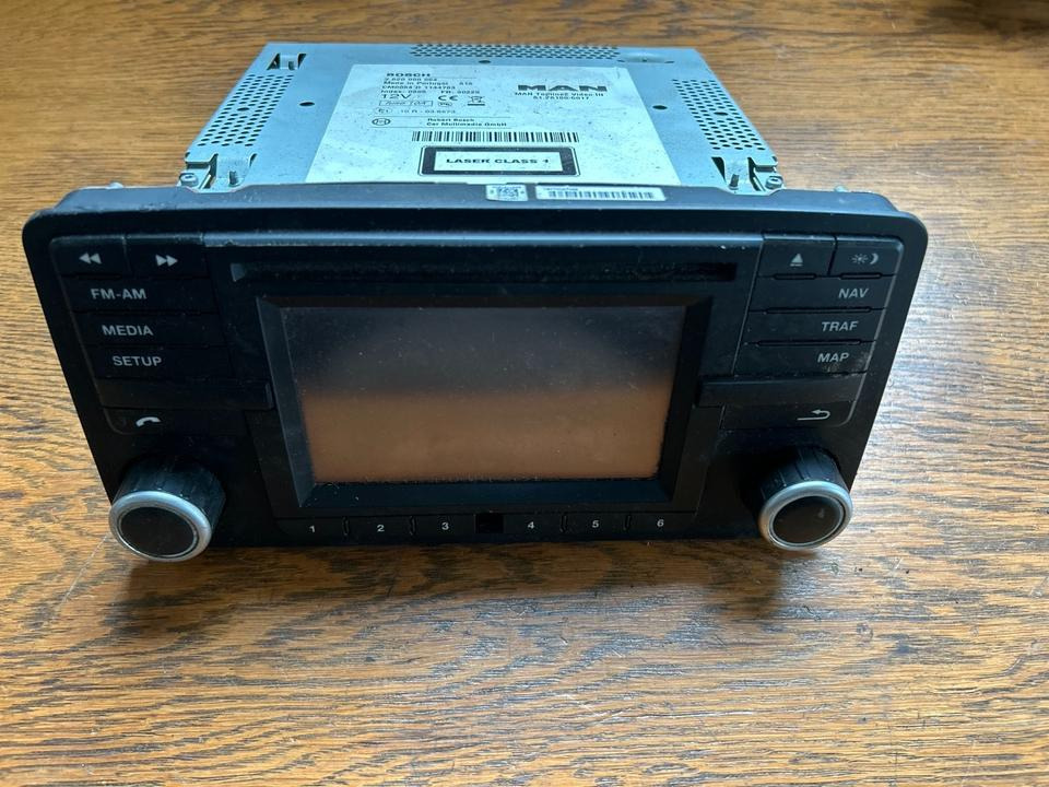 MAN Radio/Navigationssystem TGM BOSCH 81.28100-6017 - Sistemi i lundrimit për Kamioni: foto 1 MAN Radio/Navigationssystem TGM BOSCH 81.28100-6017 - Sistemi i lundrimit për Kamioni: foto 1