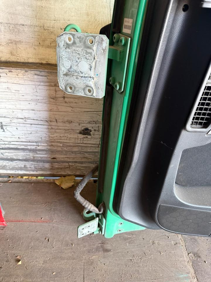 MAN TGS EU6 Beifahrertür Grün Spiegel Innenverkleidung LN 78 - Derë dhe pjesë këmbimi për Kamioni: foto 3 MAN TGS EU6 Beifahrertür Grün Spiegel Innenverkleidung LN 78 - Derë dhe pjesë këmbimi për Kamioni: foto 3