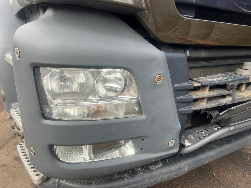 MAN TGS Eisen Stoßstange komplett - Trupi dhe të jashtme për Kamioni: foto 2 MAN TGS Eisen Stoßstange komplett - Trupi dhe të jashtme për Kamioni: foto 2