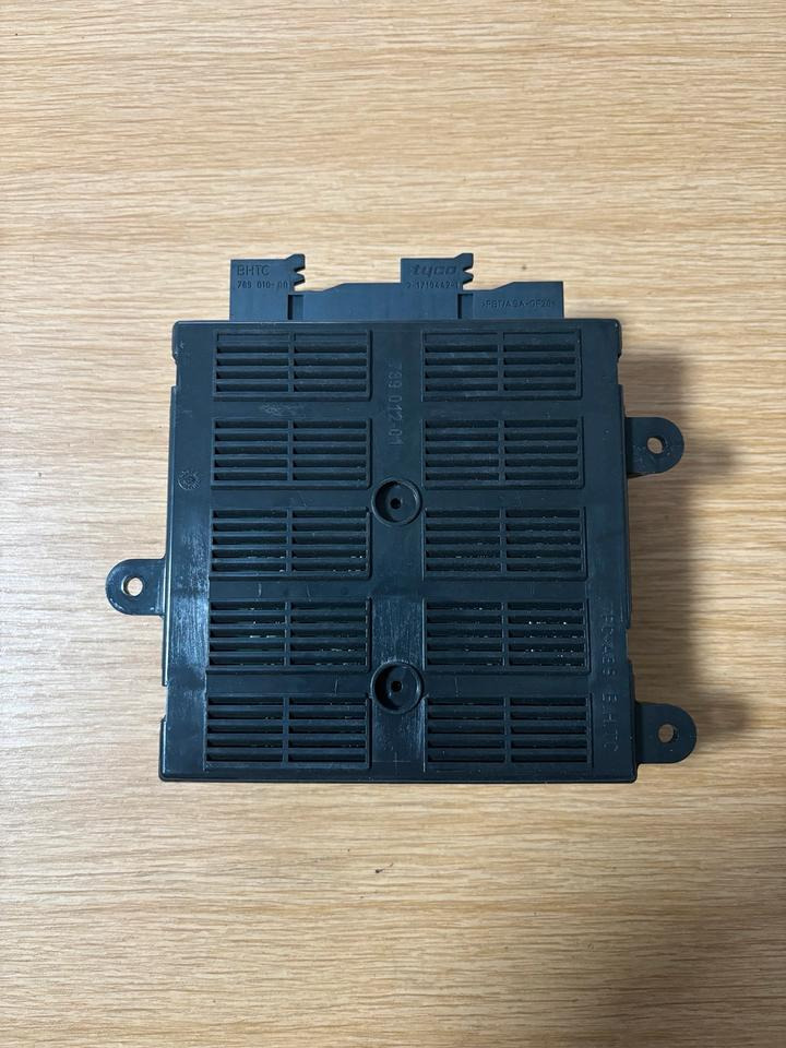 MAN TGX/TGS Steuergerät Innenraum Heizung 81.25814.7004 - ECU për Kamioni: foto 2 MAN TGX/TGS Steuergerät Innenraum Heizung 81.25814.7004 - ECU për Kamioni: foto 2