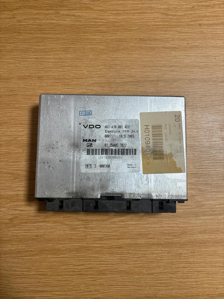 MAN VDO Elektronik FFR Steuergerät 81.25805-7022 - ECU për Kamioni: foto 1 MAN VDO Elektronik FFR Steuergerät 81.25805-7022 - ECU për Kamioni: foto 1
