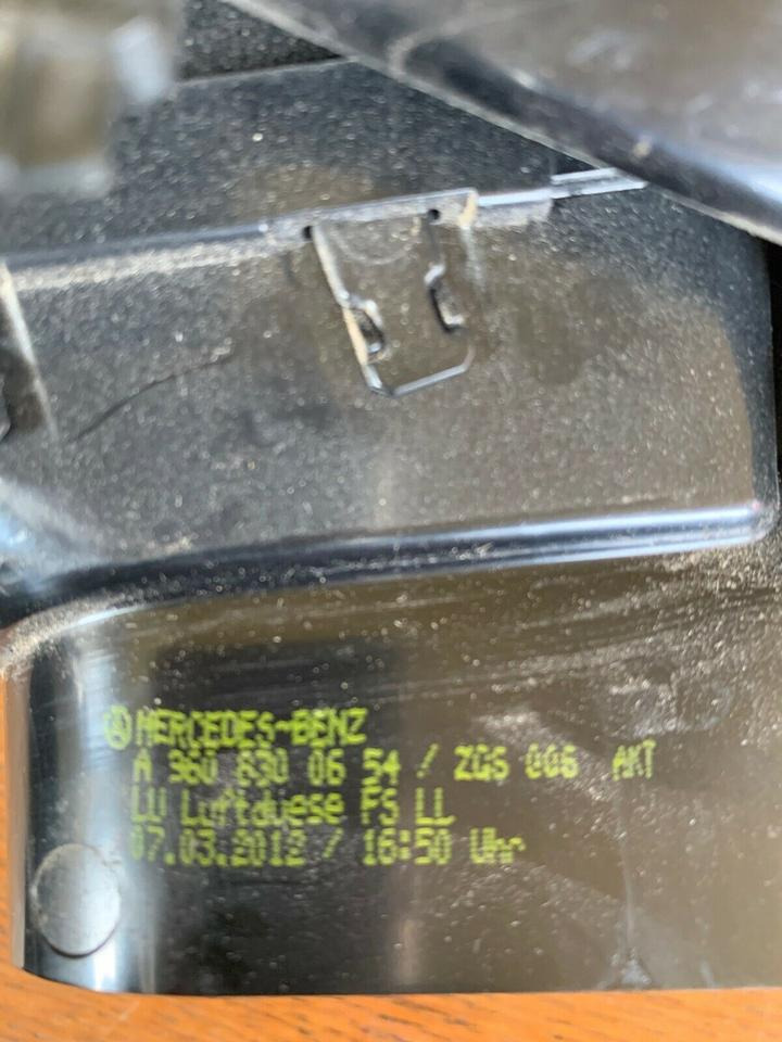 Mercedes Actros MP4 Luftduese A 960 830 06 54 {Lüften} - Ngrohja/ Ventilimi për Kamioni: foto 4 Mercedes Actros MP4 Luftduese A 960 830 06 54 {Lüften} - Ngrohja/ Ventilimi për Kamioni: foto 4