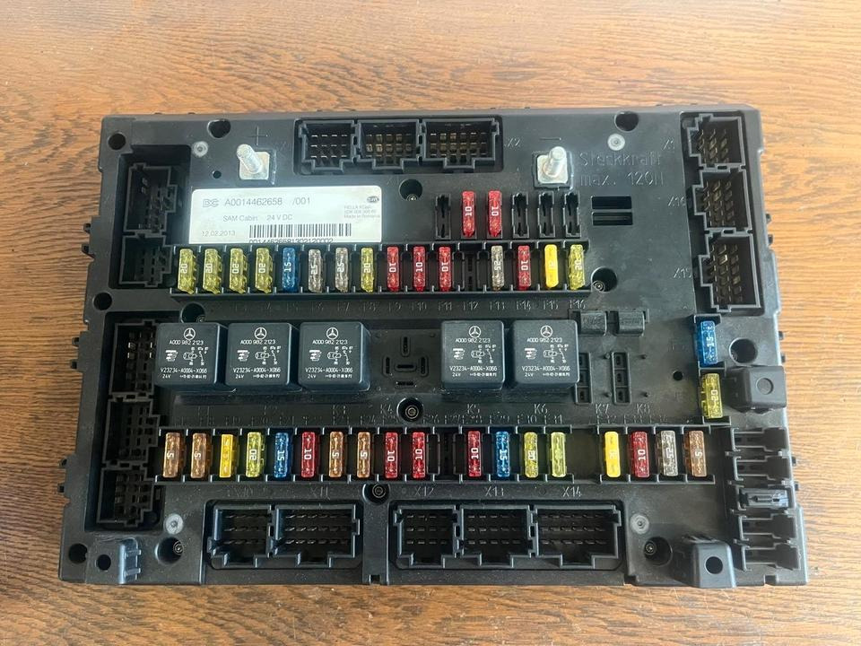 Mercedes Actros MP4 SAM Cabin Sicherungskasten A0014462658 - Siguresa për Kamioni: foto 2 Mercedes Actros MP4 SAM Cabin Sicherungskasten A0014462658 - Siguresa për Kamioni: foto 2