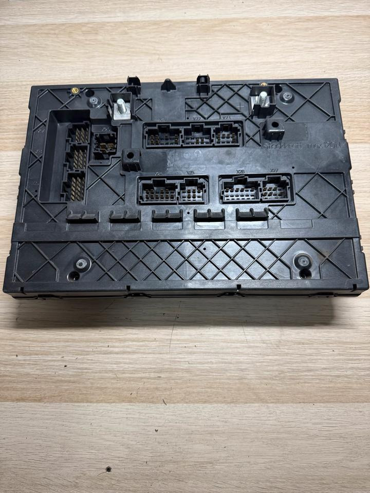 Mercedes Actros MP4 SAM Cabin Sicherungskasten A0014462758 - Siguresa: foto 4 Mercedes Actros MP4 SAM Cabin Sicherungskasten A0014462758 - Siguresa: foto 4
