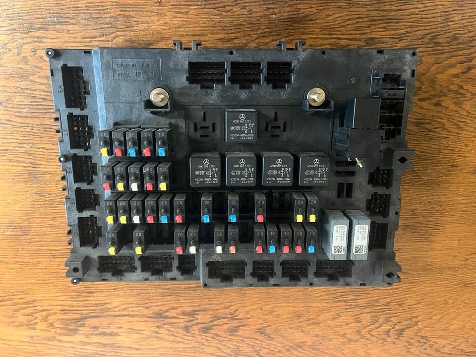 Mercedes Actros MP4 Single-SAM Sicherungskasten A0014463658 - Siguresa për Kamioni: foto 2 Mercedes Actros MP4 Single-SAM Sicherungskasten A0014463658 - Siguresa për Kamioni: foto 2