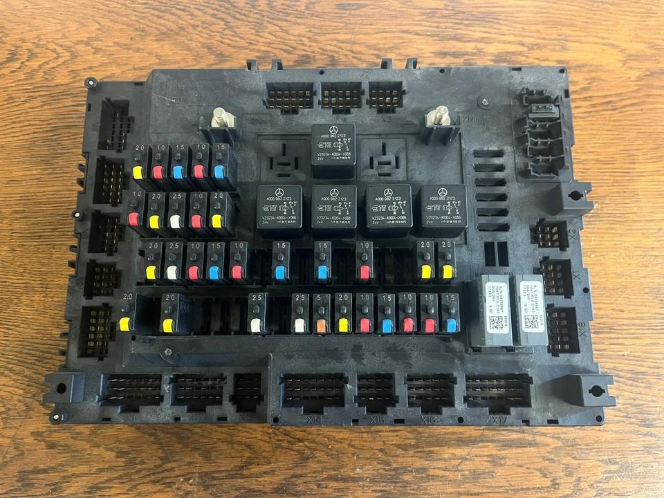 Mercedes Actros MP4 Single-SAM Sicherungskasten A0014467658 - Siguresa për Kamioni: foto 2 Mercedes Actros MP4 Single-SAM Sicherungskasten A0014467658 - Siguresa për Kamioni: foto 2