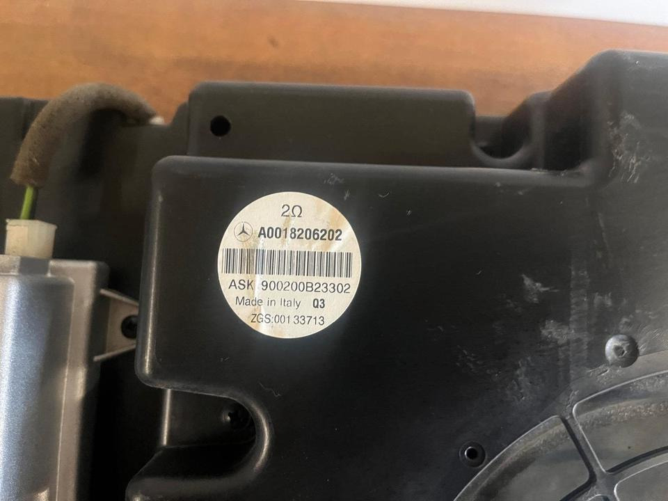 Mercedes Actros MP4 Subwoofer Soundsystem Bass A0018206202 - Paneli i aparateve për Kamioni: foto 3 Mercedes Actros MP4 Subwoofer Soundsystem Bass A0018206202 - Paneli i aparateve për Kamioni: foto 3