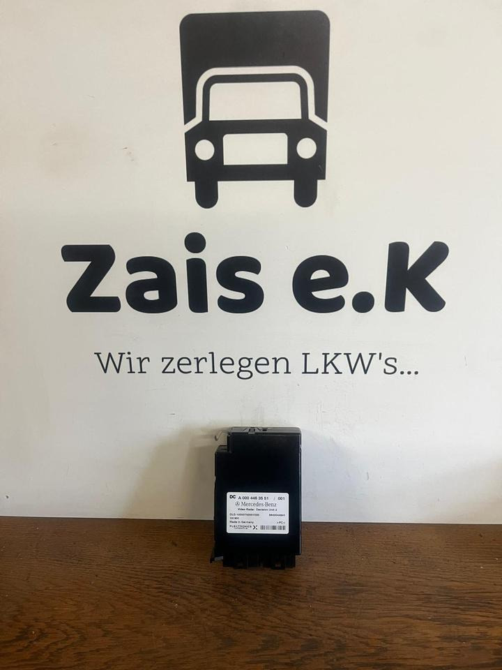 Mercedes Actros MP4 Video Radar Steuergerät A0004463551 - ECU për Kamioni: foto 1 Mercedes Actros MP4 Video Radar Steuergerät A0004463551 - ECU për Kamioni: foto 1