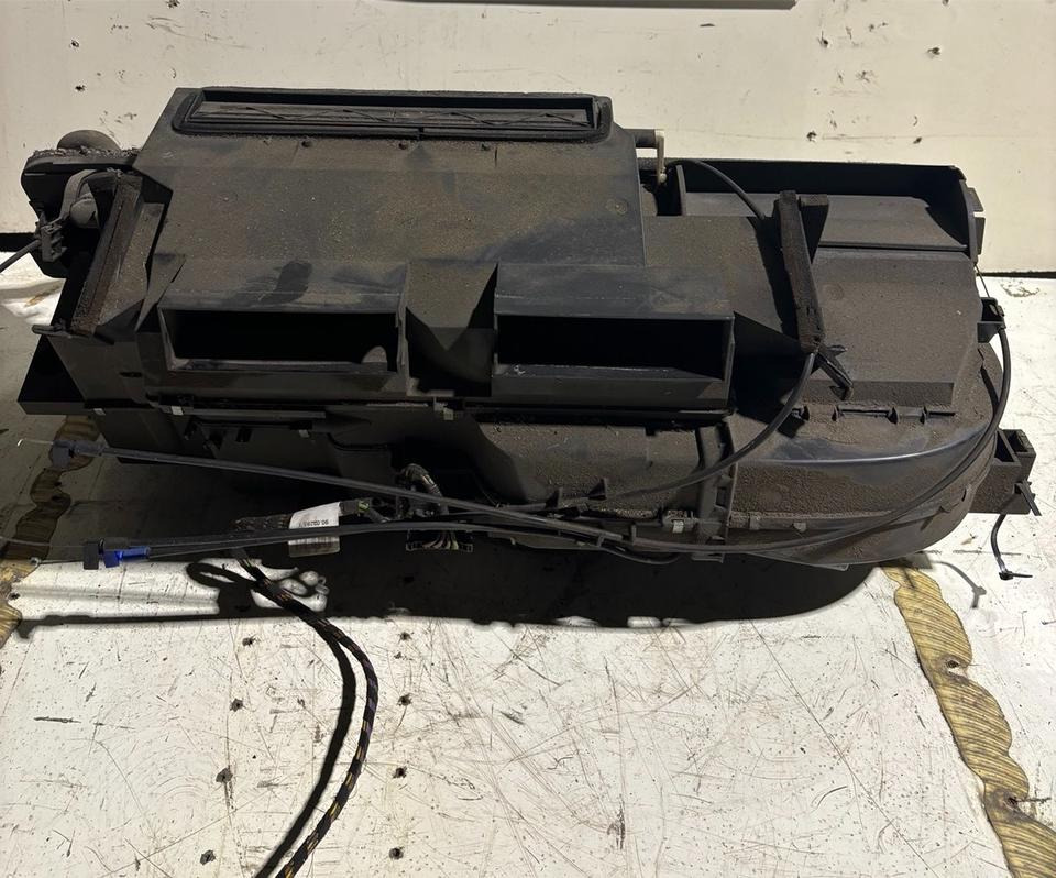 Mercedes Atego 1 Heizungskasten/Klimakasten A9738300161 - Ngrohja/ Ventilimi për Kamioni: foto 2 Mercedes Atego 1 Heizungskasten/Klimakasten A9738300161 - Ngrohja/ Ventilimi për Kamioni: foto 2