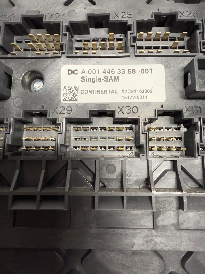 Mercedes Atego 4 EU6 Sicherungskasten A0014463358 - Siguresa: foto 4 Mercedes Atego 4 EU6 Sicherungskasten A0014463358 - Siguresa: foto 4