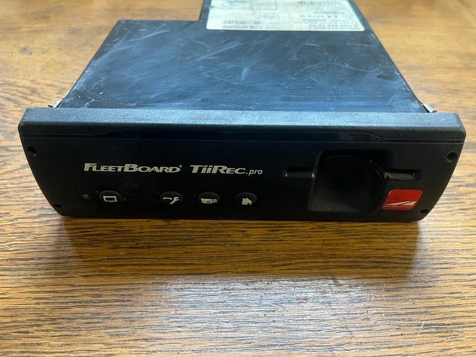 Mercedes-Benz Actros MP4 Tachograph FLEETBOARD A0004461060 - Tahografi për Kamioni: foto 1 Mercedes-Benz Actros MP4 Tachograph FLEETBOARD A0004461060 - Tahografi për Kamioni: foto 1