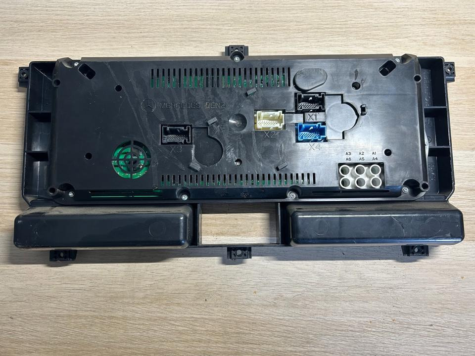 Mercedes Benz Econic Kombiinstrument / Tacho A0044469121 - Paneli i aparateve për Kamioni: foto 4 Mercedes Benz Econic Kombiinstrument / Tacho A0044469121 - Paneli i aparateve për Kamioni: foto 4