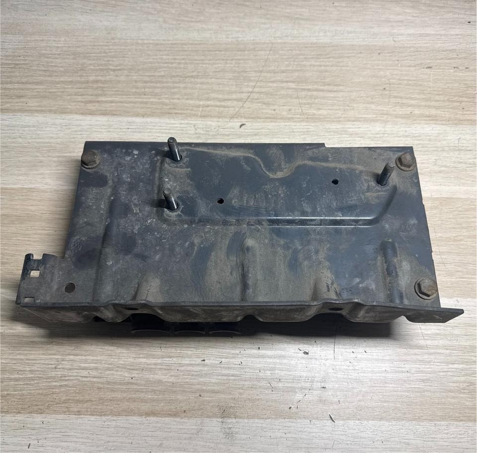 Mercedes Frontmodul CONTINENTAL A0004462661 - ECU për Kamioni: foto 4 Mercedes Frontmodul CONTINENTAL A0004462661 - ECU për Kamioni: foto 4
