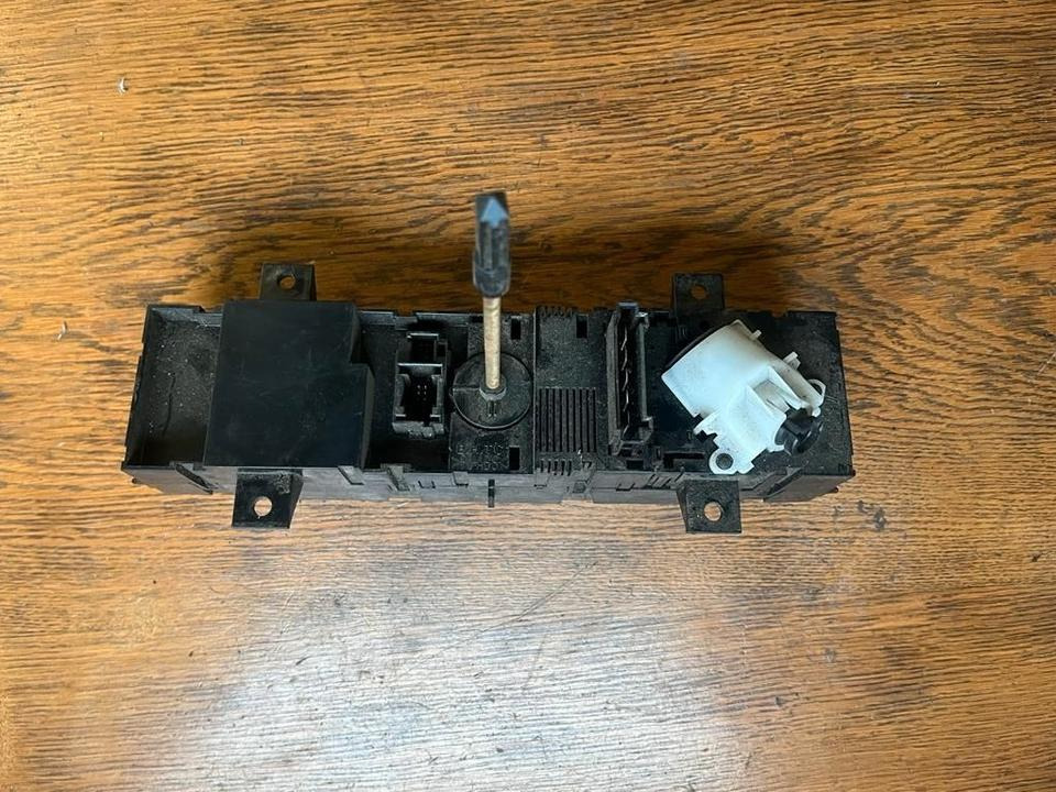 Mercedes Sprinter Klimabedienteil Klima Heizung A9068300185 - Ngrohja/ Ventilimi për Kamioni: foto 4 Mercedes Sprinter Klimabedienteil Klima Heizung A9068300185 - Ngrohja/ Ventilimi për Kamioni: foto 4