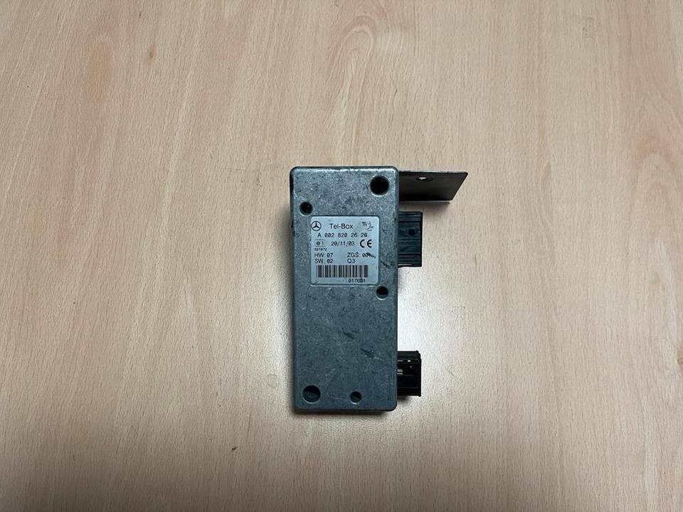 Mercedes Tel-Box Steuergerät Telefon A 002 820 26 26 - ECU për Kamioni: foto 1 Mercedes Tel-Box Steuergerät Telefon A 002 820 26 26 - ECU për Kamioni: foto 1