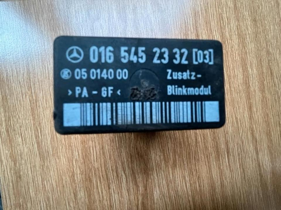 Mercedes W638 Vito Steuergerät Blinkermodul Relais 0165452332 - ECU për Kamioni: foto 2 Mercedes W638 Vito Steuergerät Blinkermodul Relais 0165452332 - ECU për Kamioni: foto 2