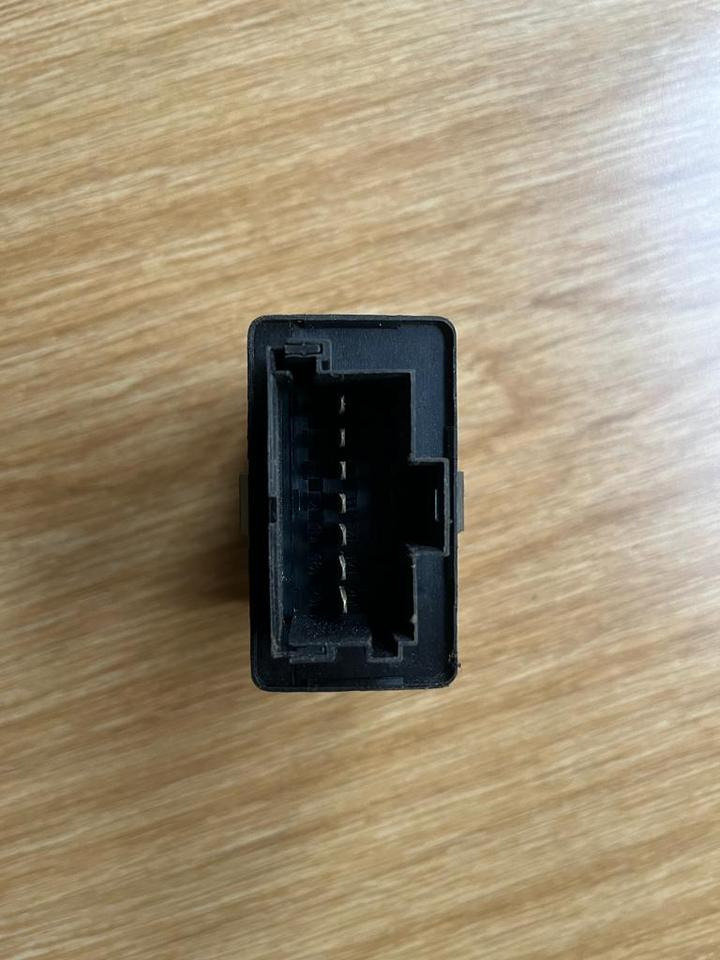 Mercedes W638 Vito Steuergerät Blinkermodul Relais 0165452332 - ECU për Kamioni: foto 3 Mercedes W638 Vito Steuergerät Blinkermodul Relais 0165452332 - ECU për Kamioni: foto 3