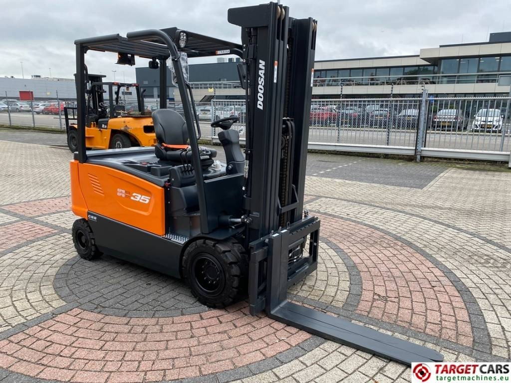 Doosan B35X-7 Plus Electric Forklift 3.5T Triplex-482cm - Pirun elektrik: foto 3 Doosan B35X-7 Plus Electric Forklift 3.5T Triplex-482cm - Pirun elektrik: foto 3