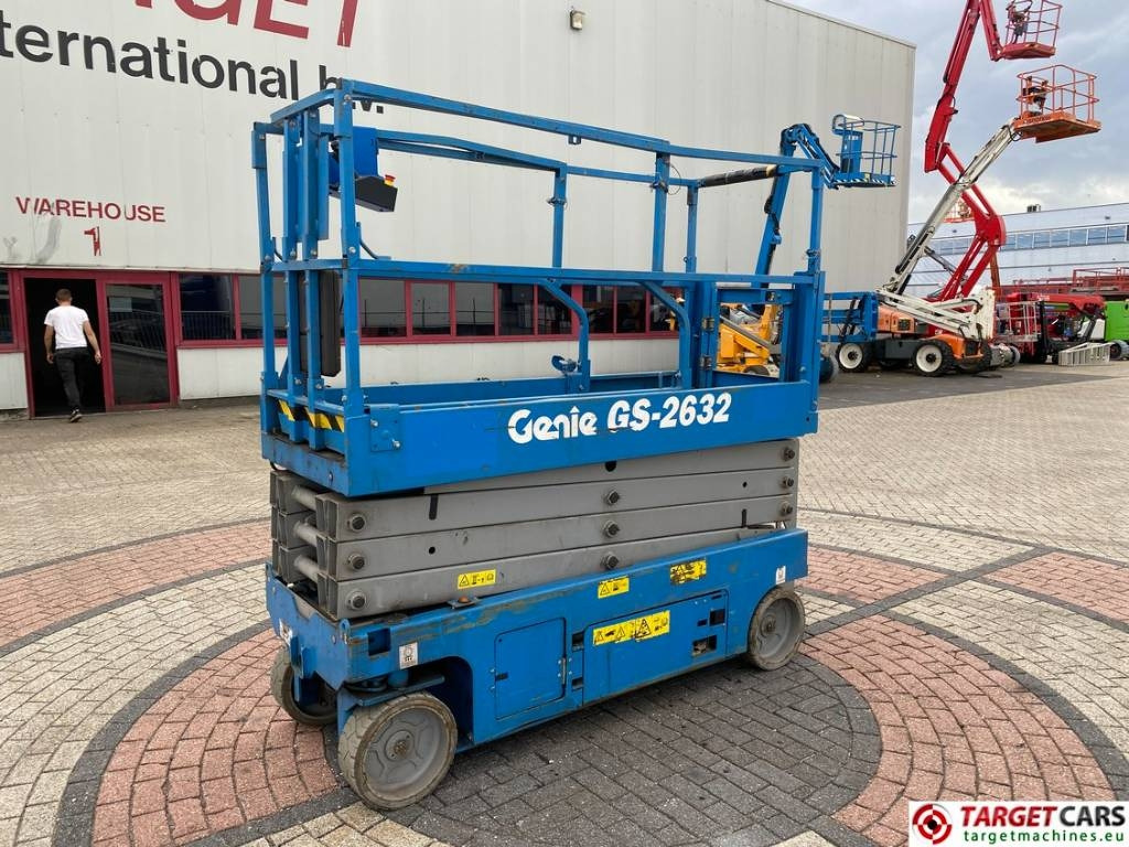 Genie GS-2632 Electric Scissor Work Lift 992cm - Ngritës gërshërë: foto 1 Genie GS-2632 Electric Scissor Work Lift 992cm - Ngritës gërshërë: foto 1