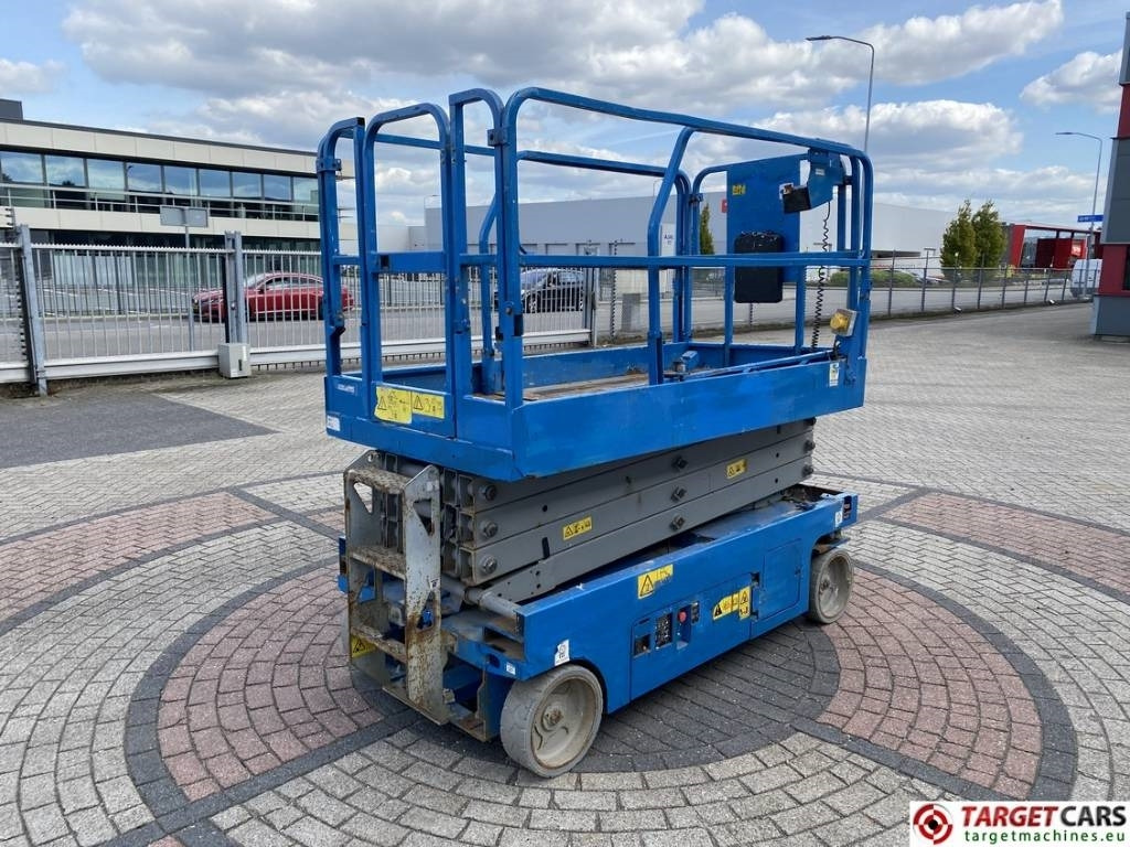 Genie GS-2646 Electric GS2646 Scissor Work Lift 992cm - Ngritës gërshërë: foto 3 Genie GS-2646 Electric GS2646 Scissor Work Lift 992cm - Ngritës gërshërë: foto 3