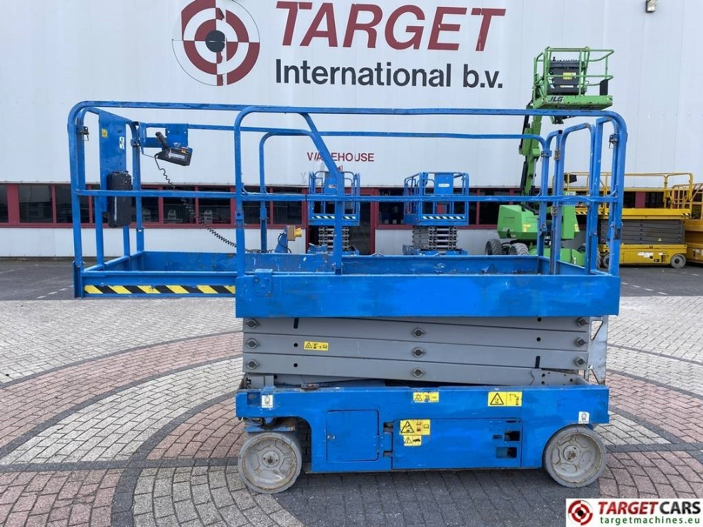 Genie GS-2646 Electric GS2646 Scissor Work Lift 992cm - Ngritës gërshërë: foto 5 Genie GS-2646 Electric GS2646 Scissor Work Lift 992cm - Ngritës gërshërë: foto 5