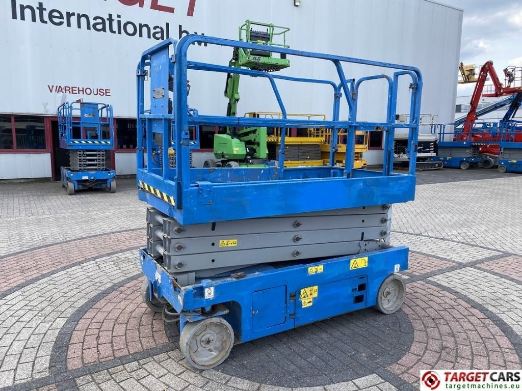 Genie GS-2646 Electric GS2646 Scissor Work Lift 992cm - Ngritës gërshërë: foto 1 Genie GS-2646 Electric GS2646 Scissor Work Lift 992cm - Ngritës gërshërë: foto 1