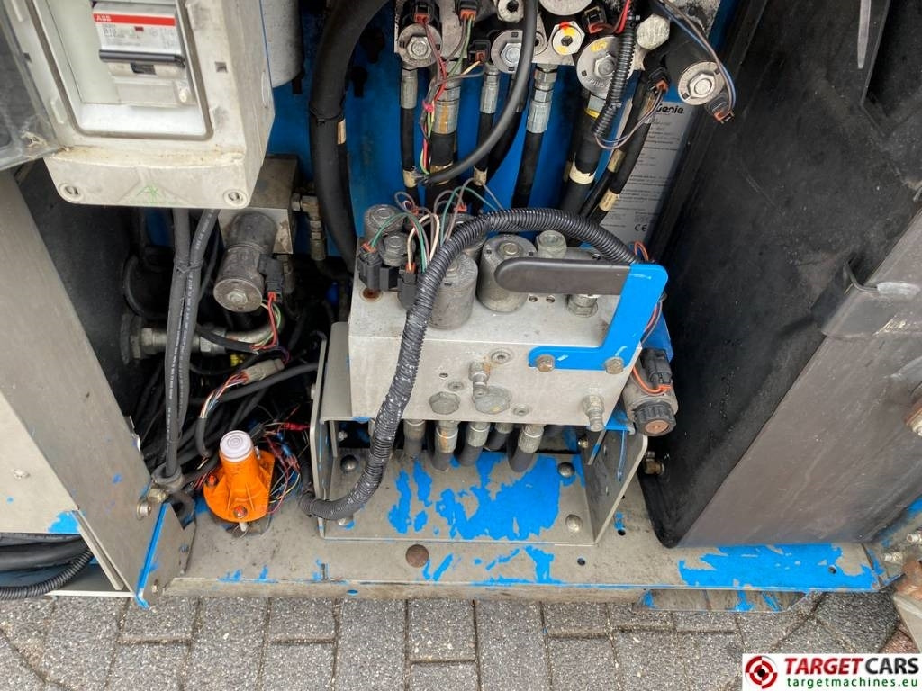Lizingu i Genie GS-2669RT Diesel 4x4 Scissor 2669 Work Lift 1000cm  Genie GS-2669RT Diesel 4x4 Scissor 2669 Work Lift 1000cm: foto 13
