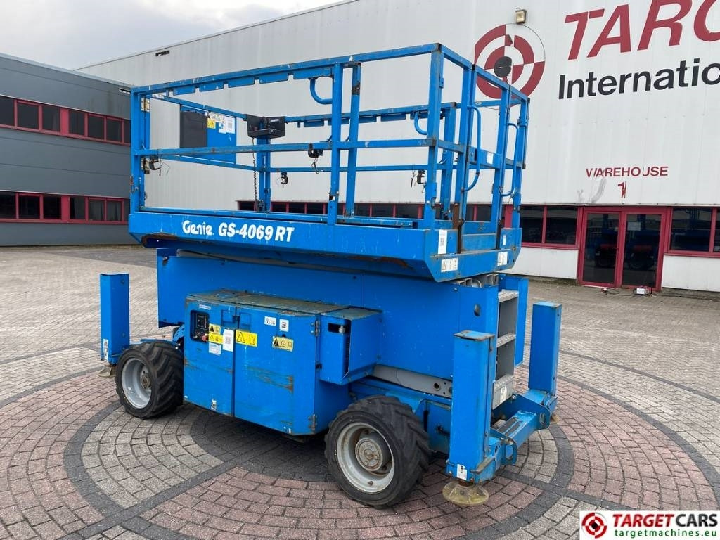Genie GS-4069 RT LPG 4x4 Scissor Work Lift 1412cm - Ngritës gërshërë: foto 4 Genie GS-4069 RT LPG 4x4 Scissor Work Lift 1412cm - Ngritës gërshërë: foto 4