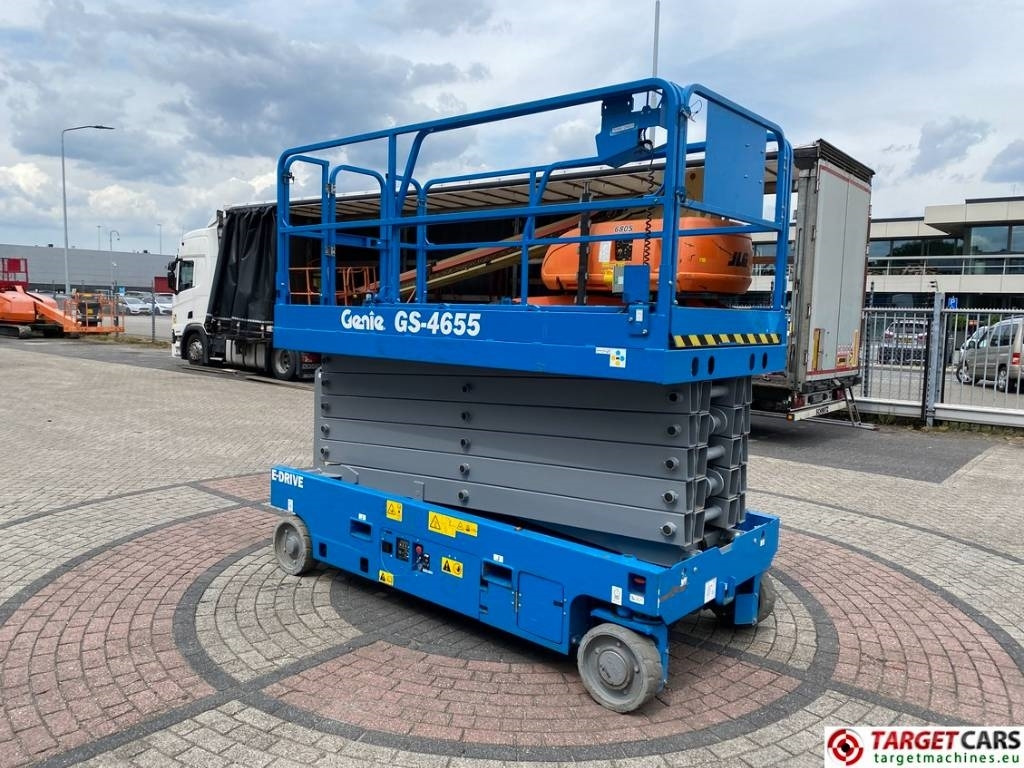 Genie GS-4655 Electric E-Drive Scissor Work Lift 1595cm - Ngritës gërshërë: foto 2 Genie GS-4655 Electric E-Drive Scissor Work Lift 1595cm - Ngritës gërshërë: foto 2