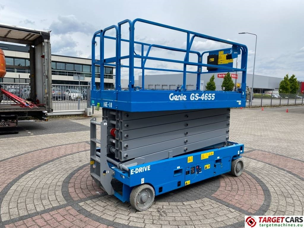 Genie GS-4655 Electric E-Drive Scissor Work Lift 1595cm - Ngritës gërshërë: foto 3 Genie GS-4655 Electric E-Drive Scissor Work Lift 1595cm - Ngritës gërshërë: foto 3