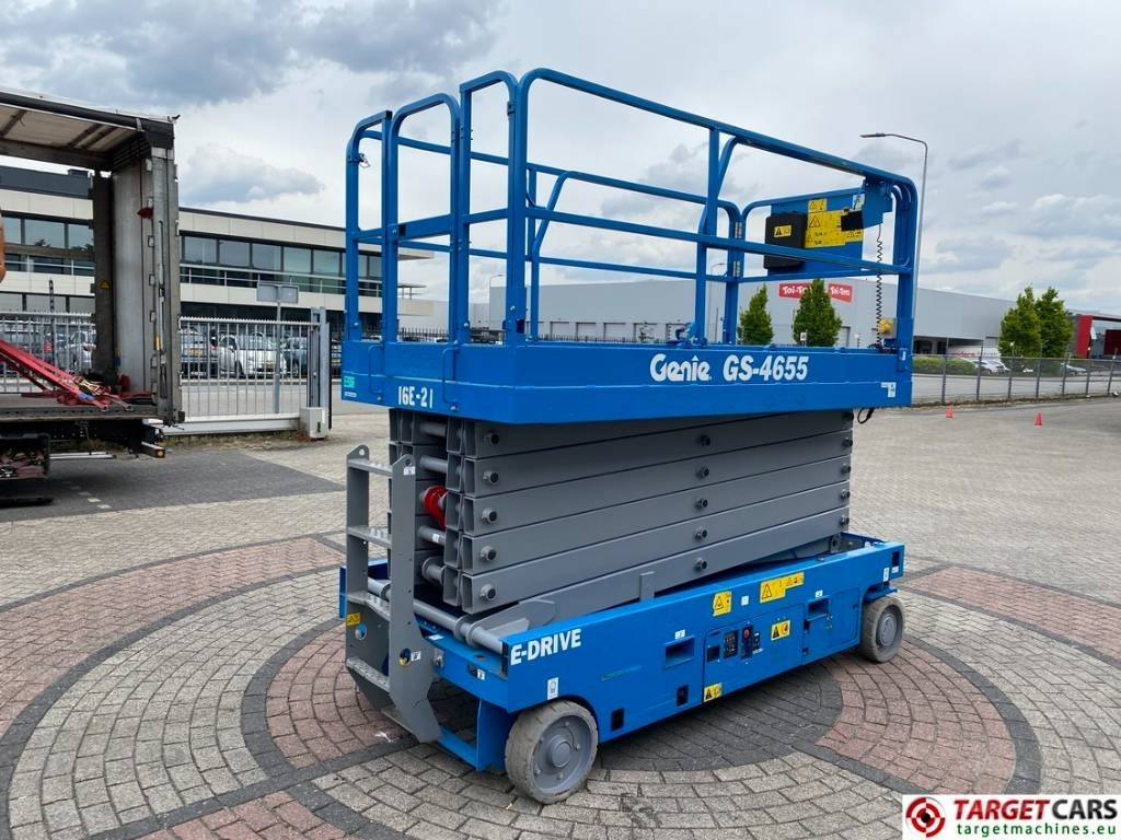 Genie GS-4655 Electric E-Drive Scissor Work Lift 1595cm - Ngritës gërshërë: foto 3 Genie GS-4655 Electric E-Drive Scissor Work Lift 1595cm - Ngritës gërshërë: foto 3