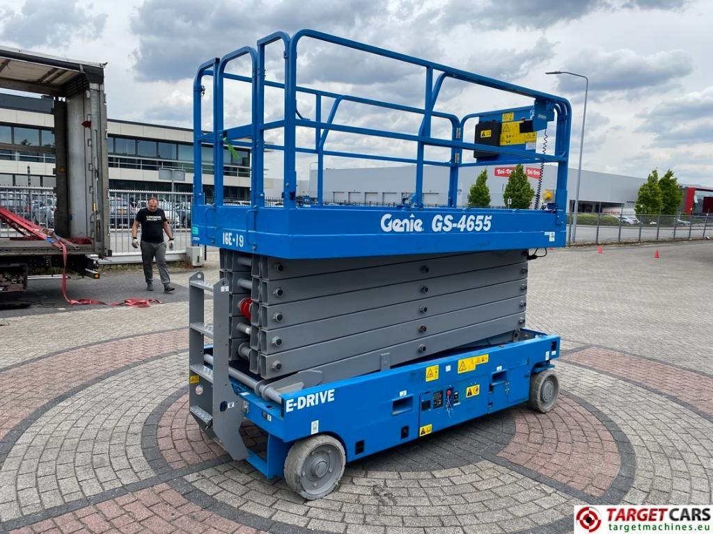 Genie GS-4655 Electric GS4655 Scissor Work Lift 1595cm - Ngritës gërshërë: foto 3 Genie GS-4655 Electric GS4655 Scissor Work Lift 1595cm - Ngritës gërshërë: foto 3
