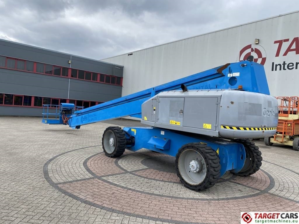 Genie S-100HD Articulated 4x4x4 Diesel Boom Lift 3248cm - Krah teleskopik: foto 4 Genie S-100HD Articulated 4x4x4 Diesel Boom Lift 3248cm - Krah teleskopik: foto 4