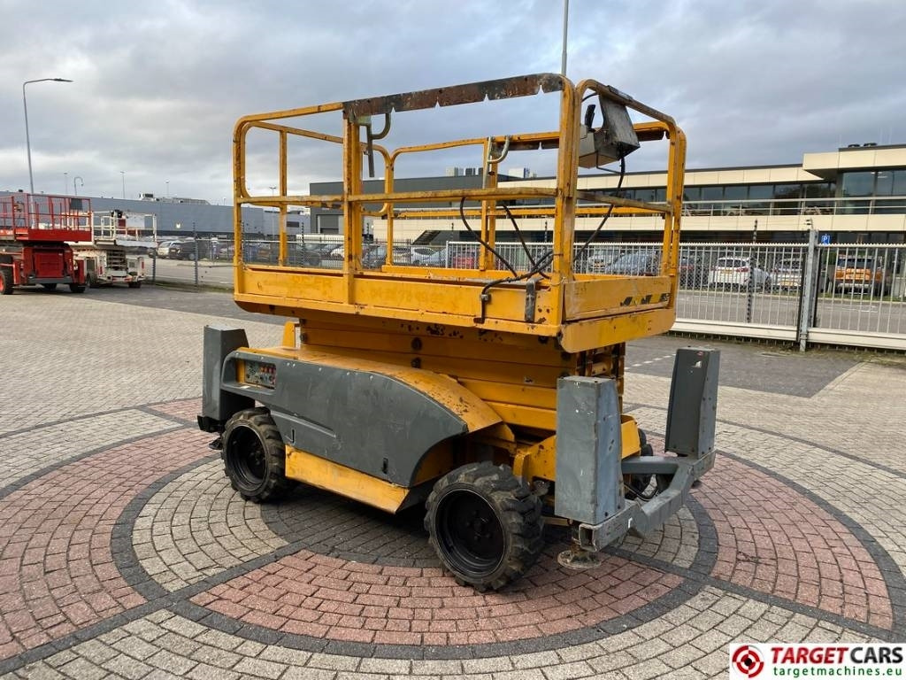 Haulotte Compact 12DX Diesel 4x4 Scissor Work Lift 1206cm - Ngritës gërshërë: foto 2 Haulotte Compact 12DX Diesel 4x4 Scissor Work Lift 1206cm - Ngritës gërshërë: foto 2