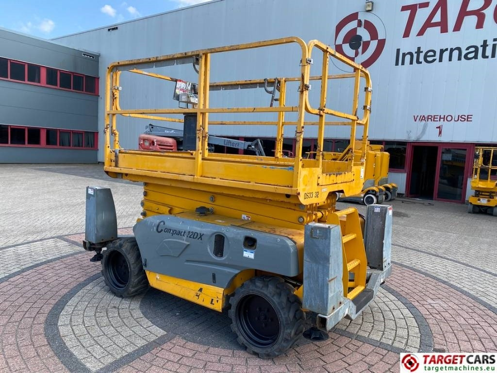 Haulotte Compact 12DX Diesel 4x4 Scissor Work Lift 1206cm - Ngritës gërshërë: foto 4 Haulotte Compact 12DX Diesel 4x4 Scissor Work Lift 1206cm - Ngritës gërshërë: foto 4