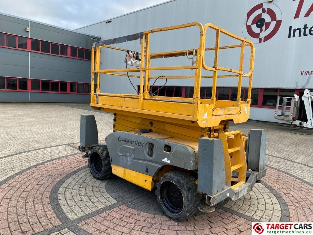 Haulotte Compact 12DX Diesel 4x4 Scissor Work Lift 1206cm - Ngritës gërshërë: foto 4 Haulotte Compact 12DX Diesel 4x4 Scissor Work Lift 1206cm - Ngritës gërshërë: foto 4