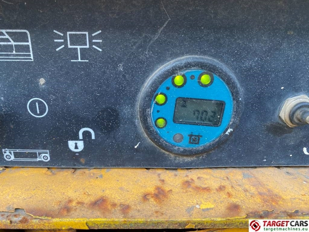 Ngritës gërshërë Haulotte Compact 14 Electric Scissor Work Lift 1385cm: foto 12 Ngritës gërshërë Haulotte Compact 14 Electric Scissor Work Lift 1385cm: foto 12