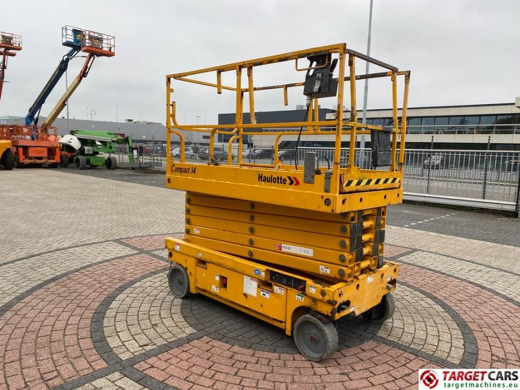 Haulotte Compact 14 Electric Scissor Work Lift 1385cm - Ngritës gërshërë: foto 2 Haulotte Compact 14 Electric Scissor Work Lift 1385cm - Ngritës gërshërë: foto 2