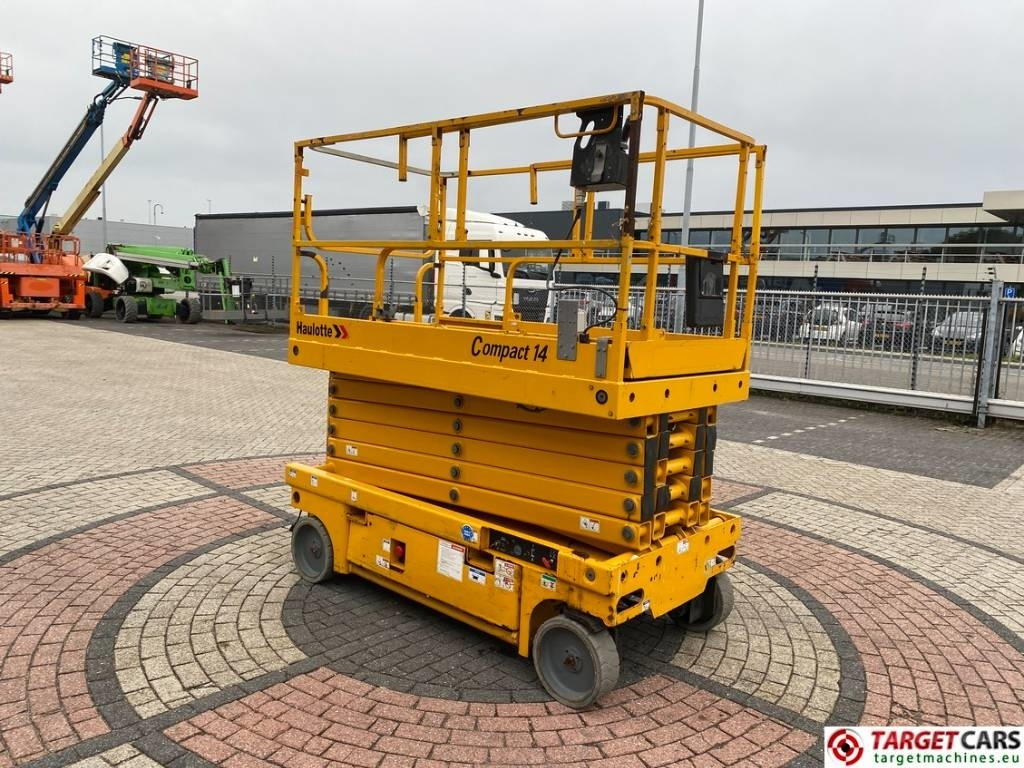 Haulotte Compact 14 Electric Scissor Work Lift 1385cm - Ngritës gërshërë: foto 2 Haulotte Compact 14 Electric Scissor Work Lift 1385cm - Ngritës gërshërë: foto 2