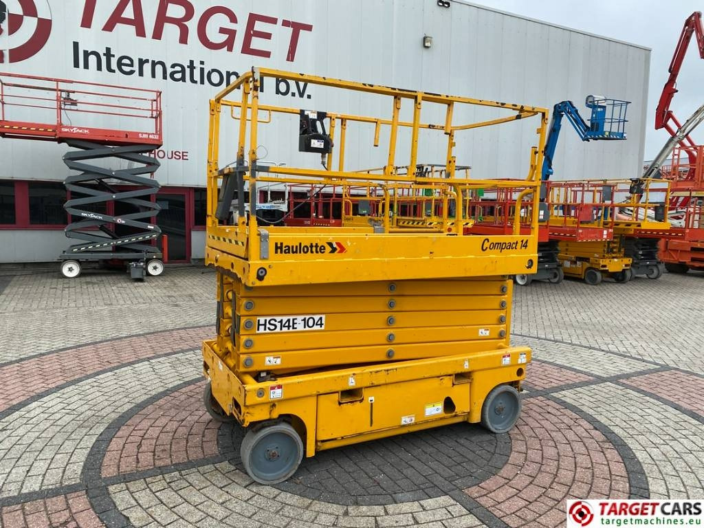 Haulotte Compact 14 Electric Scissor Work lift 1385cm - Ngritës gërshërë: foto 1 Haulotte Compact 14 Electric Scissor Work lift 1385cm - Ngritës gërshërë: foto 1