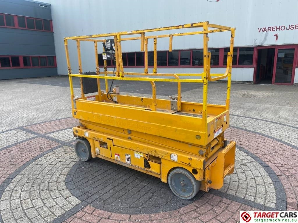 Haulotte Compact 8 Electric Scissor Work Lift 818cm - Ngritës gërshërë: foto 4 Haulotte Compact 8 Electric Scissor Work Lift 818cm - Ngritës gërshërë: foto 4