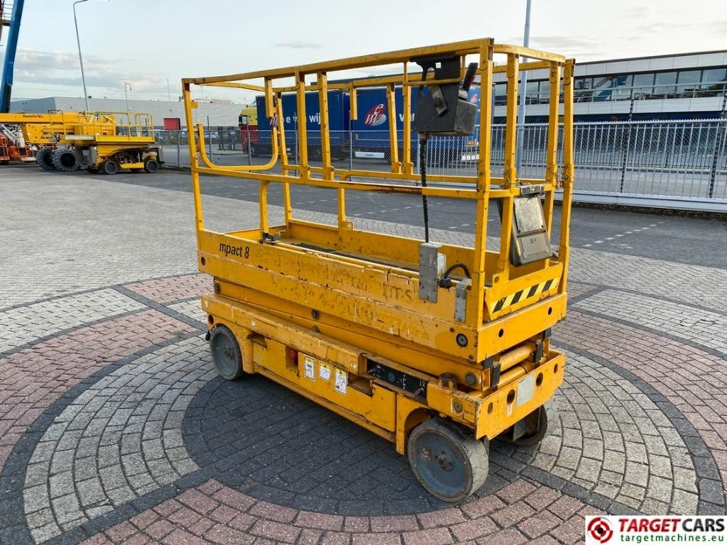 Haulotte Compact 8 Electric Scissor Work Lift 818cm - Ngritës gërshërë: foto 2 Haulotte Compact 8 Electric Scissor Work Lift 818cm - Ngritës gërshërë: foto 2