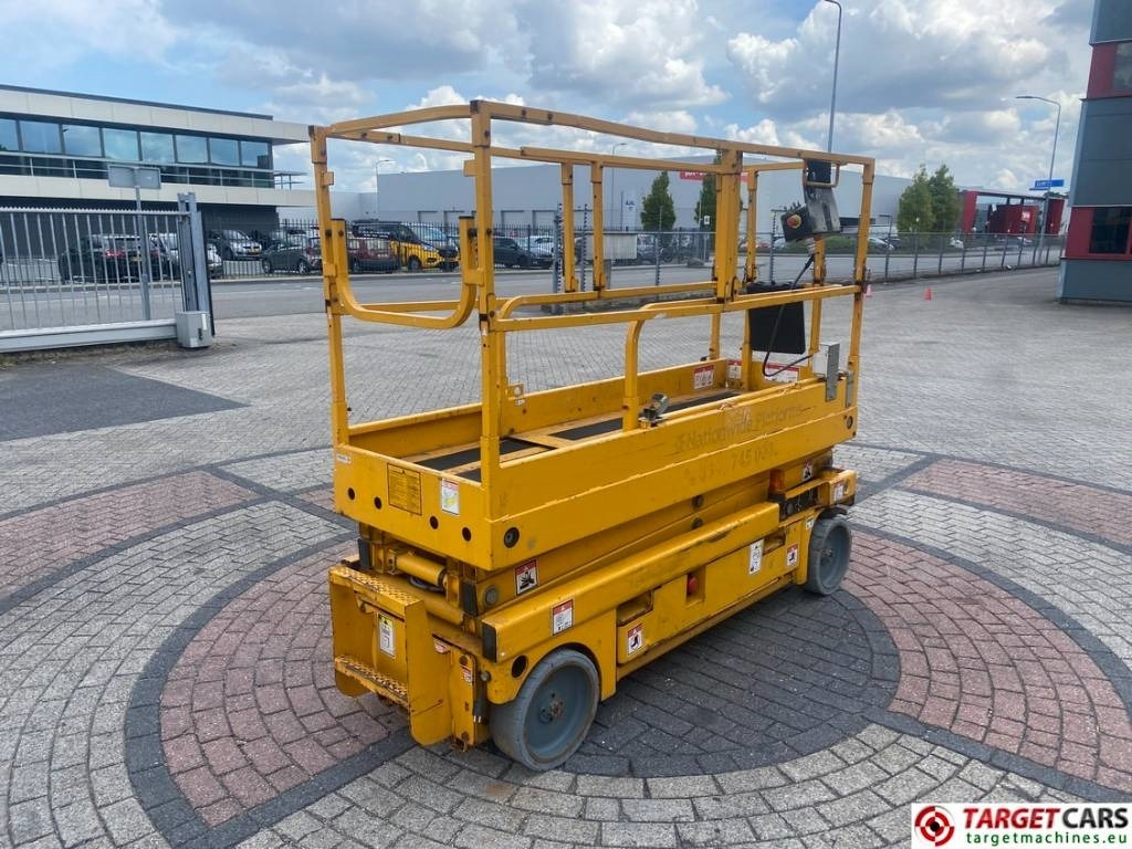 Haulotte Compact 8 Electric Scissor Work Lift 818cm - Ngritës gërshërë: foto 3 Haulotte Compact 8 Electric Scissor Work Lift 818cm - Ngritës gërshërë: foto 3