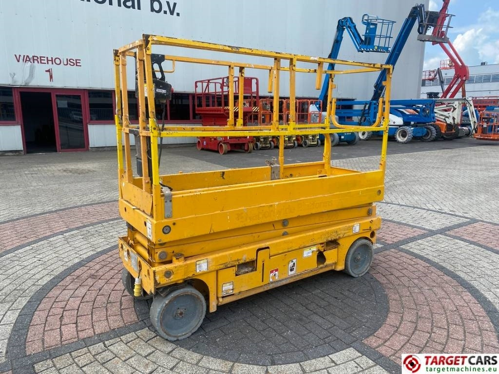 Haulotte Compact 8 Electric Scissor Work Lift 818cm - Ngritës gërshërë: foto 1 Haulotte Compact 8 Electric Scissor Work Lift 818cm - Ngritës gërshërë: foto 1