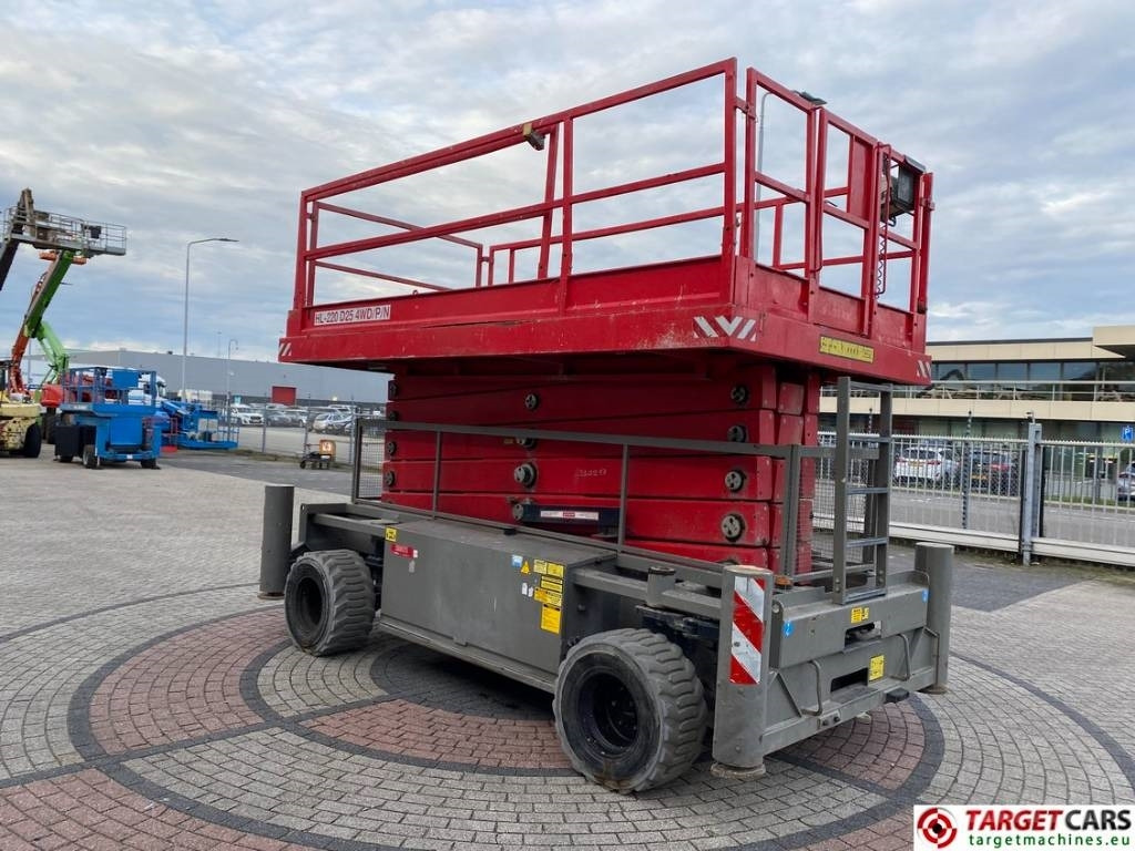 Holland Lift HL220D25-4WD Diesel 4x4 HL220 Scissor Lift 2170cm - Ngritës gërshërë: foto 2 Holland Lift HL220D25-4WD Diesel 4x4 HL220 Scissor Lift 2170cm - Ngritës gërshërë: foto 2