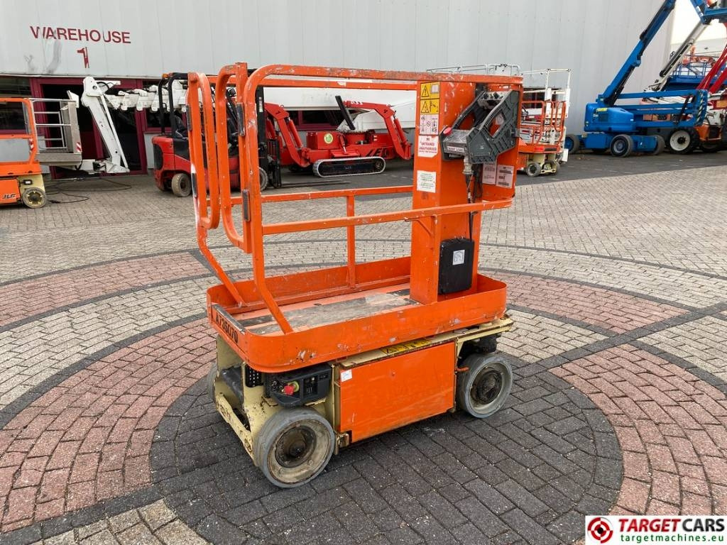 JLG 1230ES Electric Vertical Mast Work Lift 566cm - Ngritës me direk vertikal: foto 1 JLG 1230ES Electric Vertical Mast Work Lift 566cm - Ngritës me direk vertikal: foto 1
