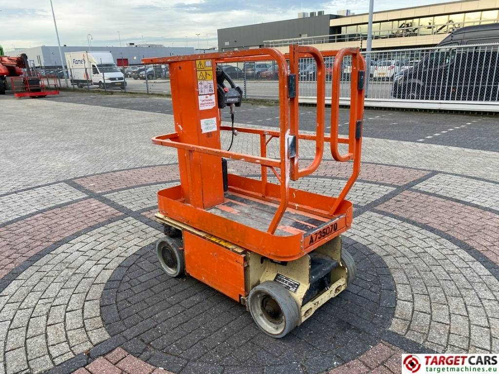 JLG 1230ES Electric Vertical Mast Work Lift 566cm - Ngritës me direk vertikal: foto 2 JLG 1230ES Electric Vertical Mast Work Lift 566cm - Ngritës me direk vertikal: foto 2