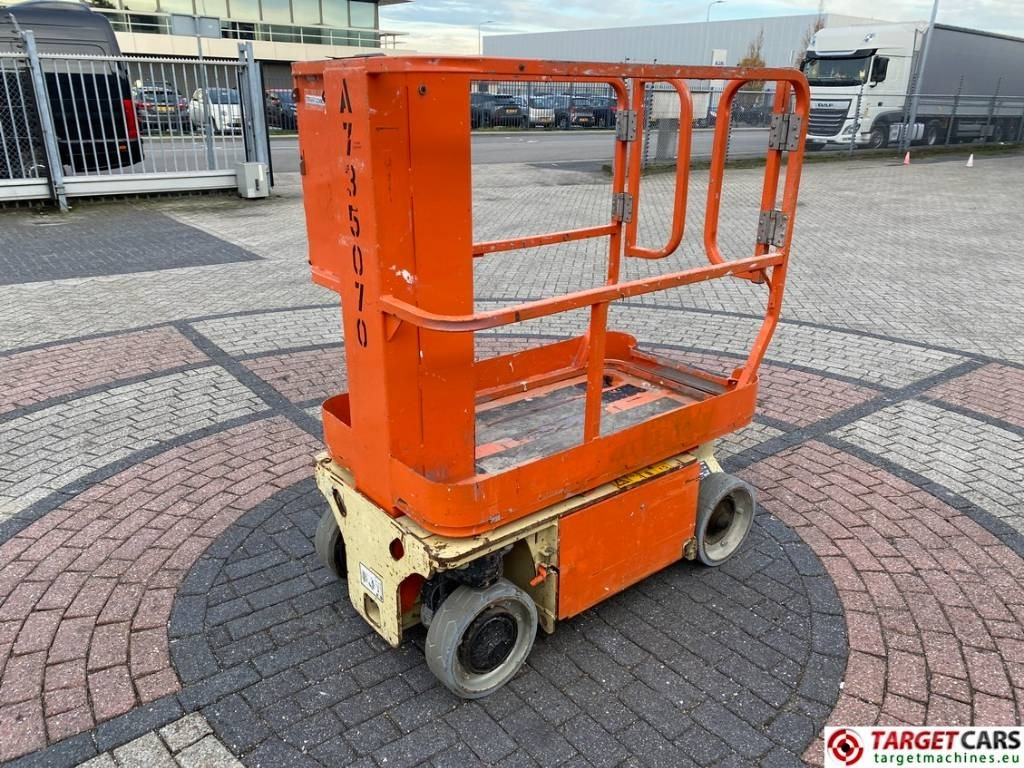 JLG 1230ES Electric Vertical Mast Work Lift 566cm - Ngritës me direk vertikal: foto 3 JLG 1230ES Electric Vertical Mast Work Lift 566cm - Ngritës me direk vertikal: foto 3